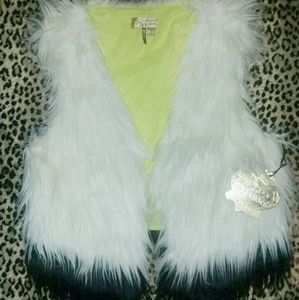 🌟🌟SOLD🌟🌟 NEW Vera Wang Princess Faux Fur Vest